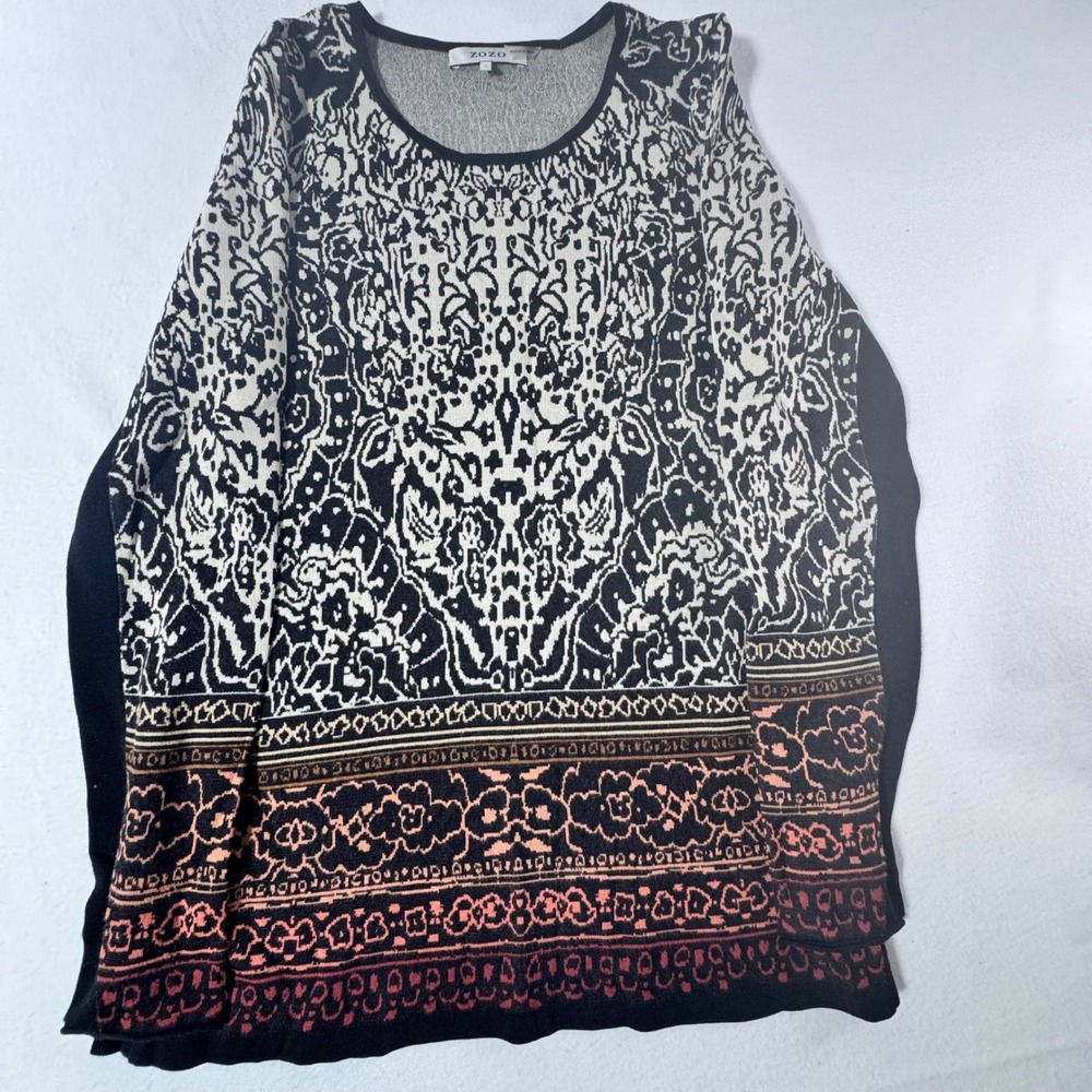 ZOZO Womens Knit Top Sweater Size Small Black White Damask Floral Pattern